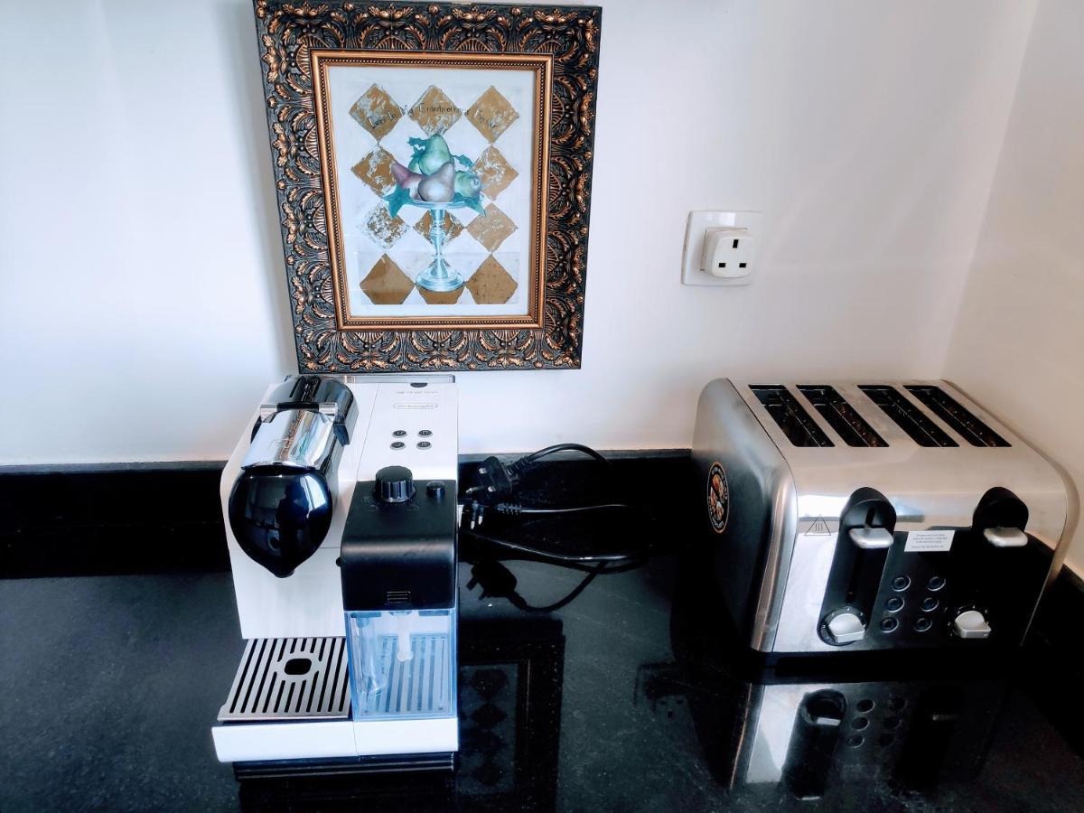 La Marina Luxury Apartment Fully Furnished Free Wifi, High Standard Residence, Amazing Prime Location Close To Restaurants, Transport, Beach And Bouregreg River Salé Eksteriør billede
